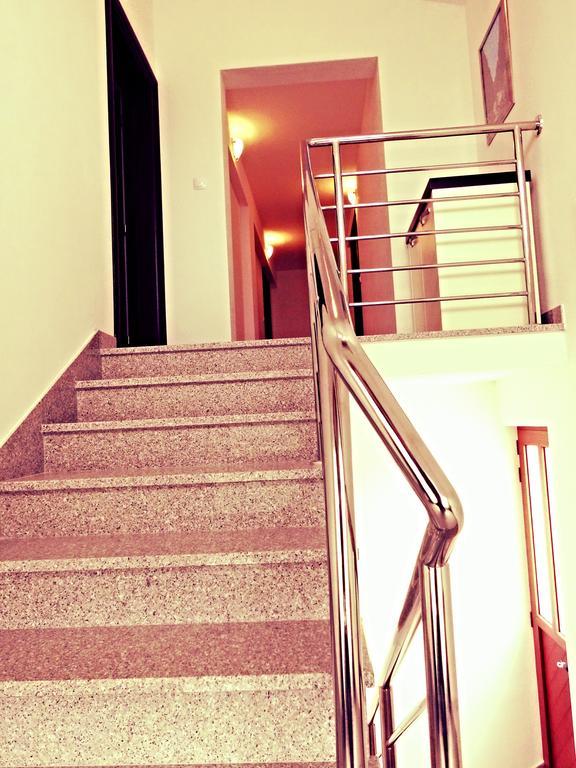 Apartmani Simic สตารีกราด-ปาเคลนีซา ภายนอก รูปภาพ