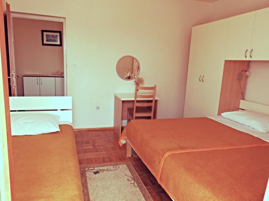 Apartmani Simic สตารีกราด-ปาเคลนีซา ภายนอก รูปภาพ
