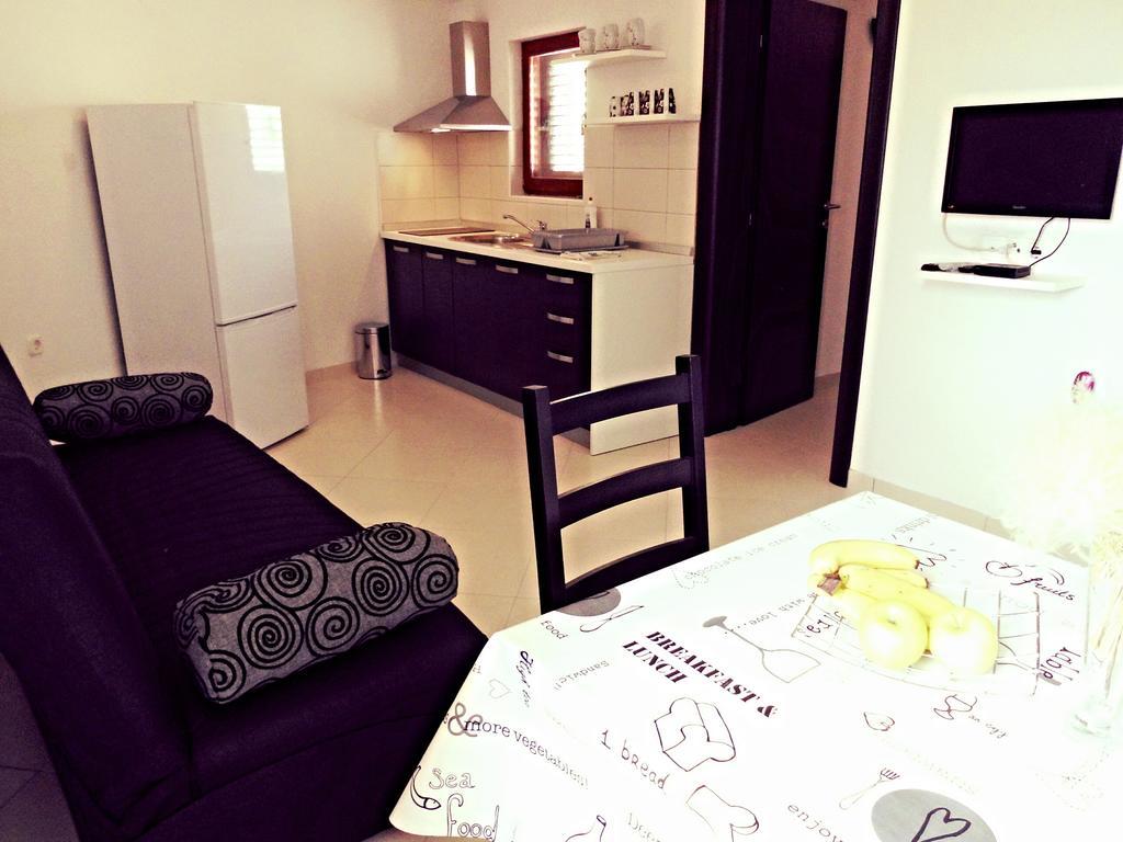 Apartmani Simic สตารีกราด-ปาเคลนีซา ภายนอก รูปภาพ