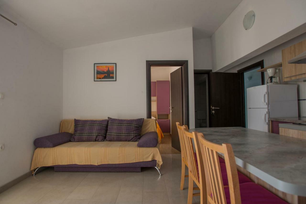 Apartmani Simic สตารีกราด-ปาเคลนีซา ภายนอก รูปภาพ