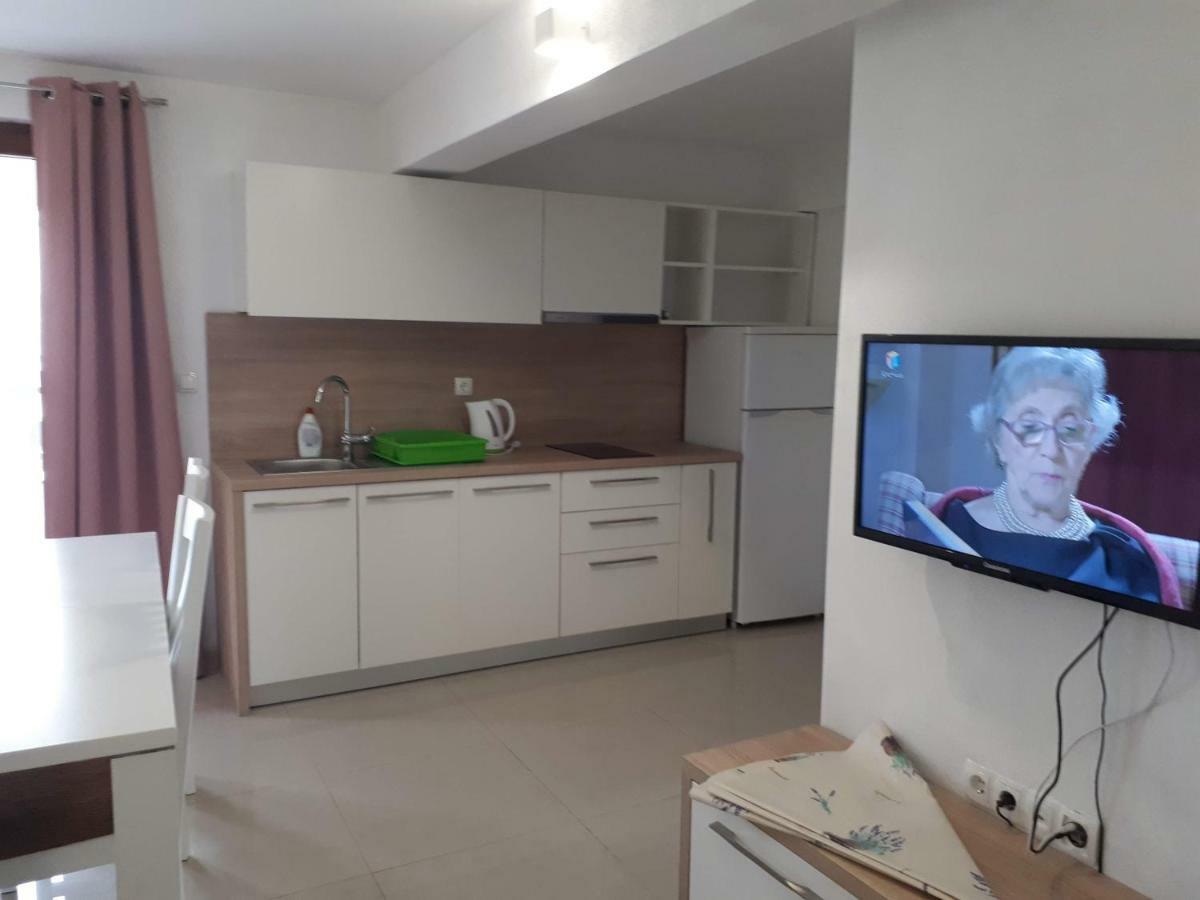 Apartmani Simic สตารีกราด-ปาเคลนีซา ภายนอก รูปภาพ
